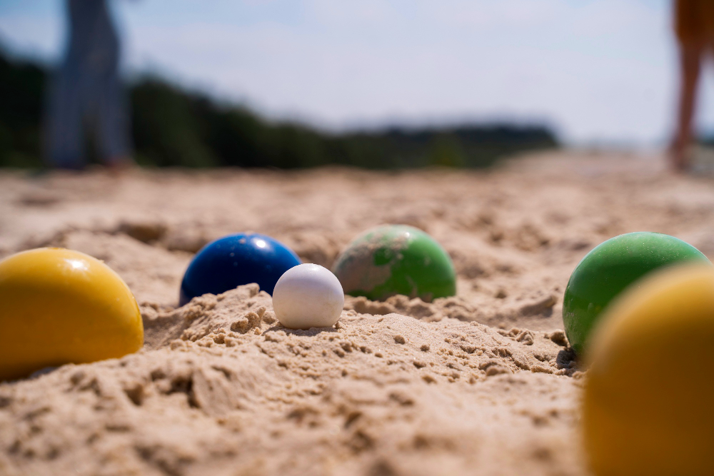 What could be better than an egg hunt on the beach? This family-friendly event takes place on Whiskey Joe’s world-famous Barefoot Tiki Beach. One lucky winner will score a golden egg with a $100 gift card! Afterward enjoy a post-hunt lunch from the “Floribbean”-inspired menu of local favorites. The Easter egg hunt is complimentary for children ages 12 and younger. 